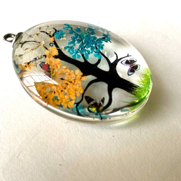 Large Transparent Floral Oval Pendant with Tree, Butterfly, Pressed Flowers - Picture 4 of 7